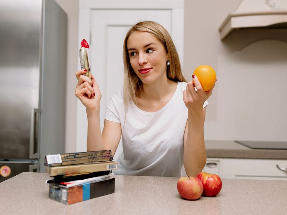 A Complete List of Foods to Avoid after Teeth Whitening