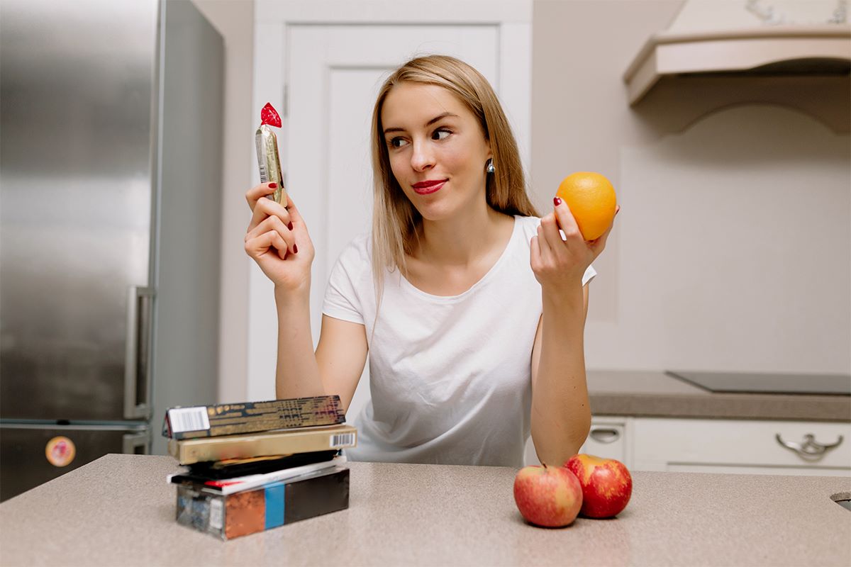 A Complete List of Foods to Avoid after Teeth Whitening
