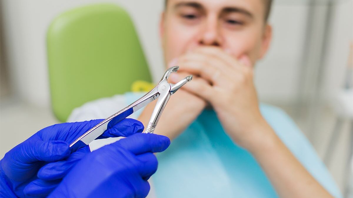 Apicoectomy or Tooth Extraction: Which One is Better?
